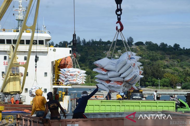 Bulog : Petani tak perlu khawatir soal impor beras Vietnam masuk Aceh