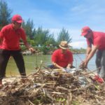 PDIP Aceh gelar aksi bersih pantai dan tanam pohon di Lhoknga