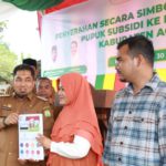 Petani Aceh Besar dibekali kartu tani digital, Pj Bupati : Permudah akses pupuk subsidi