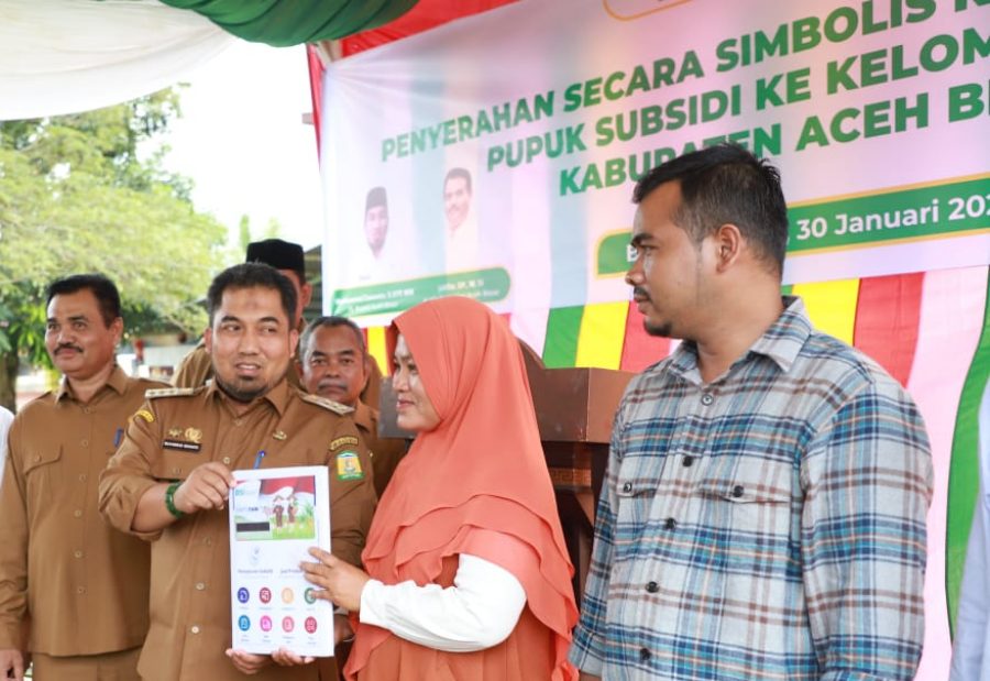 Petani Aceh Besar dibekali kartu tani digital, Pj Bupati : Permudah akses pupuk subsidi