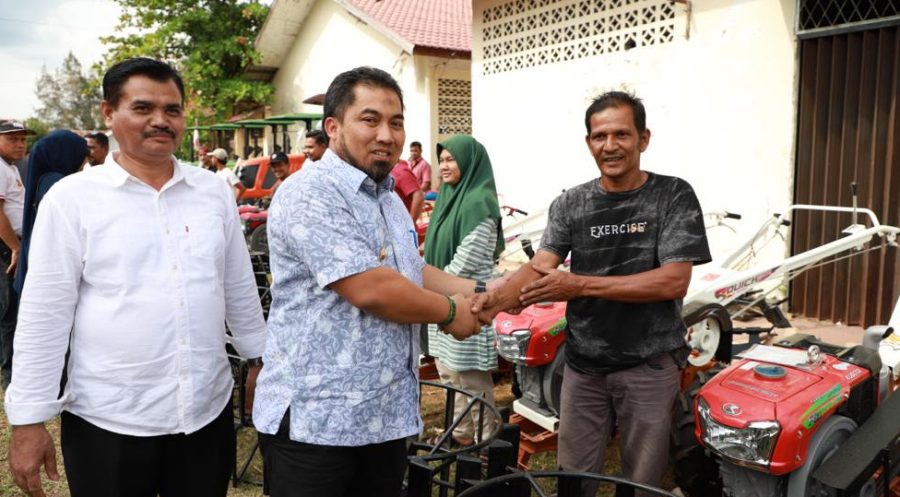 Petani Aceh Besar dapat bantuan traktor