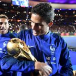 Raphael Varane umumkan pensiun, Timnas Prancis kehilangan bek tangguhnya