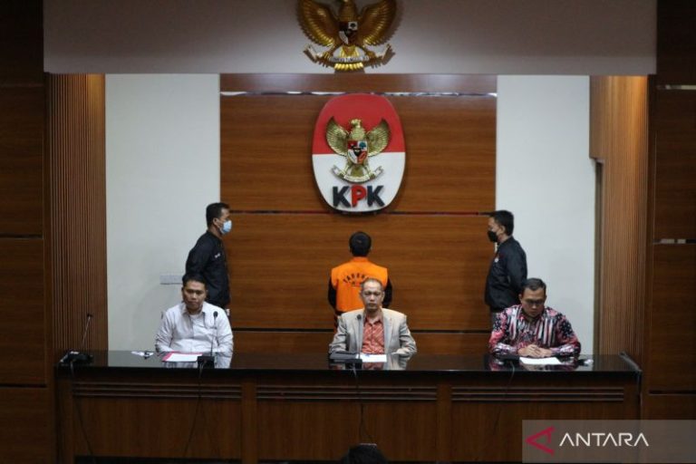 KPK tahan tersangka kasus suap penanganan perkara di Mahkamah Agung