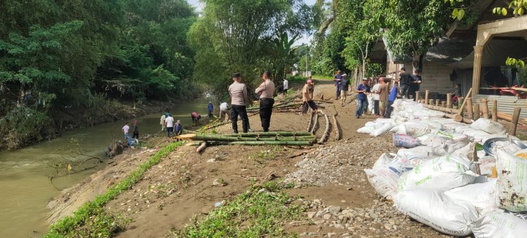 Erosi Krueng Putu Pidie Jaya semakin parah