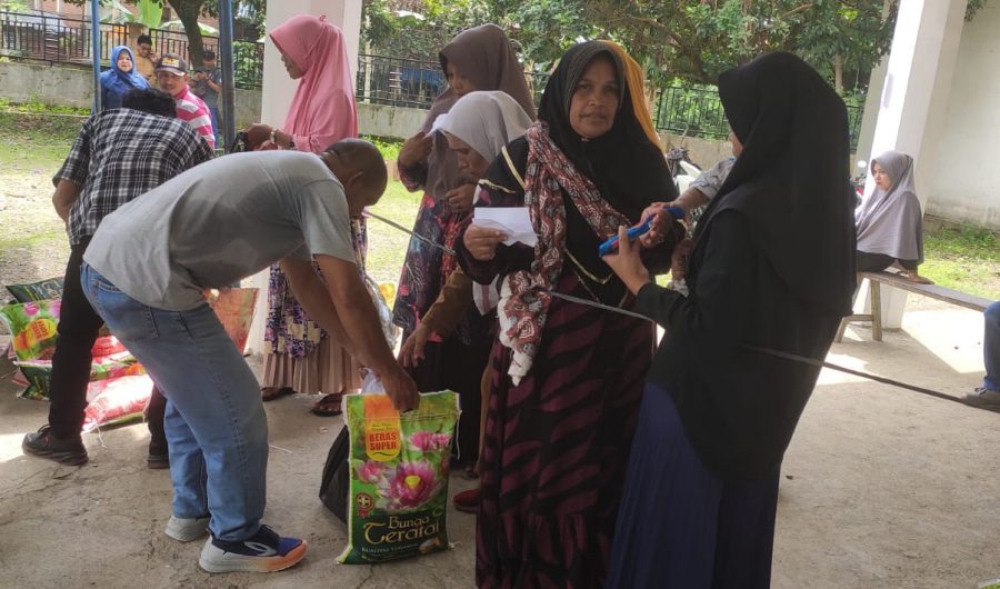 Operasi pasar murah untuk warga Pidie Jaya