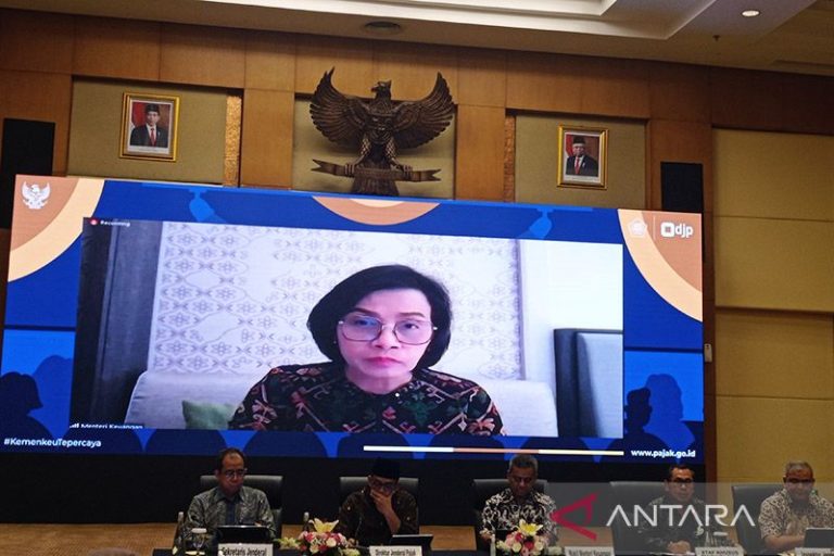 Menteri Keuangan Sri Mulyani jenguk David