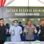 Polisi sita ratusan botol miras di Banda Aceh, 12 pelaku diamankan