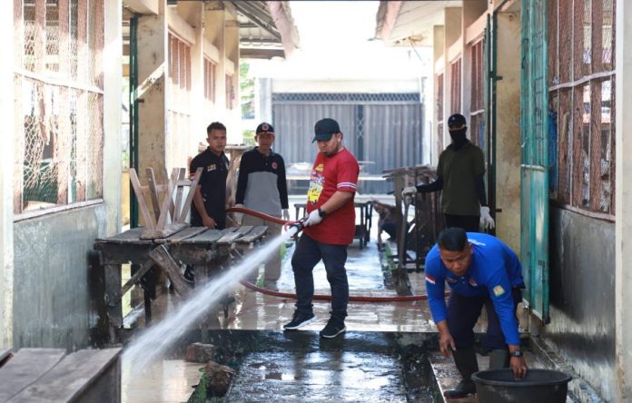 Aksi satu jam bersihkan sampah, Pj Bupati Aceh Besar sasar Sibreh