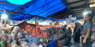 Pedagang sebut kue lebaran di Pasar Aceh sepi pembeli