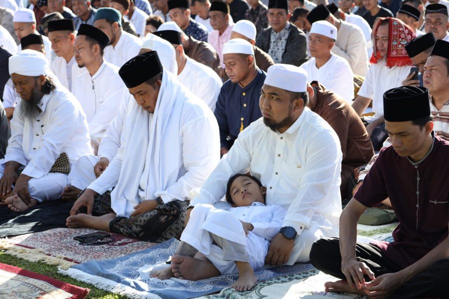 Pj Bupati Aceh Besar Sholat Ied di Kota Jantho