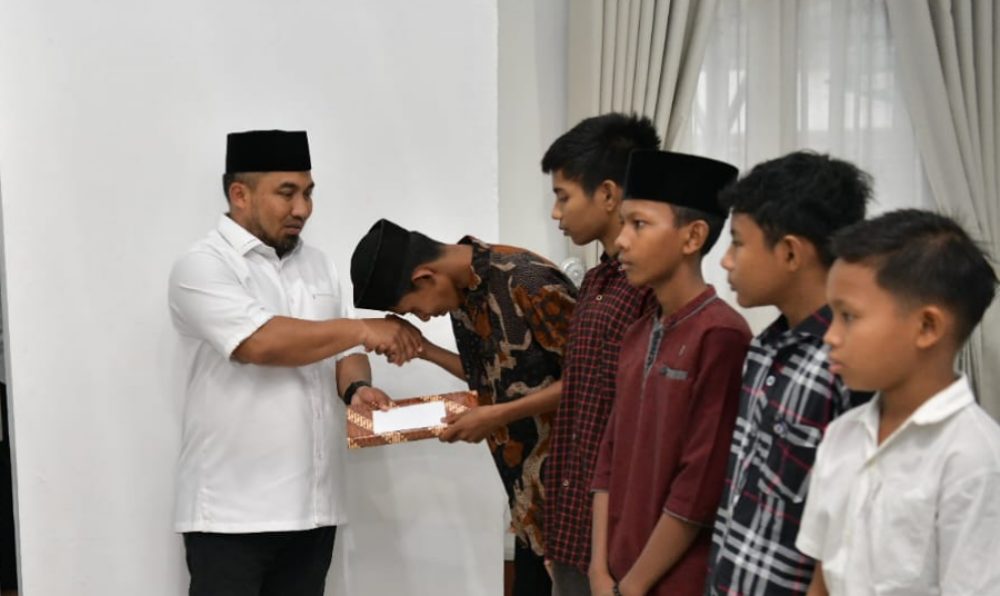 Pj Bupati Aceh Besar : momentum ramadhan waktu terbaik untuk berbagi 