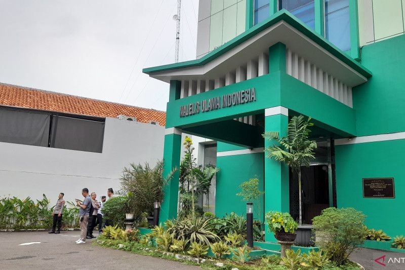 Dua korban penembakan di kantor MUI dibawa ke RS Agung Manggarai