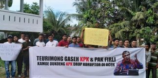 Puluhan anak muda Aceh gelar aksi dukung KPK tangkap koruptor