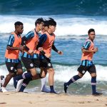 Genjot fisik pemain, Arema FC gelar latihan di pantai