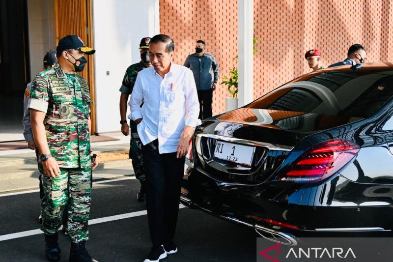 Kunker ke Lampung, Presiden Joko Widodo tinjau jalan rusak
