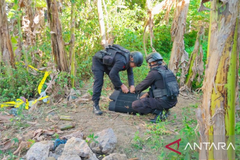 Bersihkan kebun, Syafrizal warga Banda Aceh temukan bom aktif peninggalan perang masa Belada