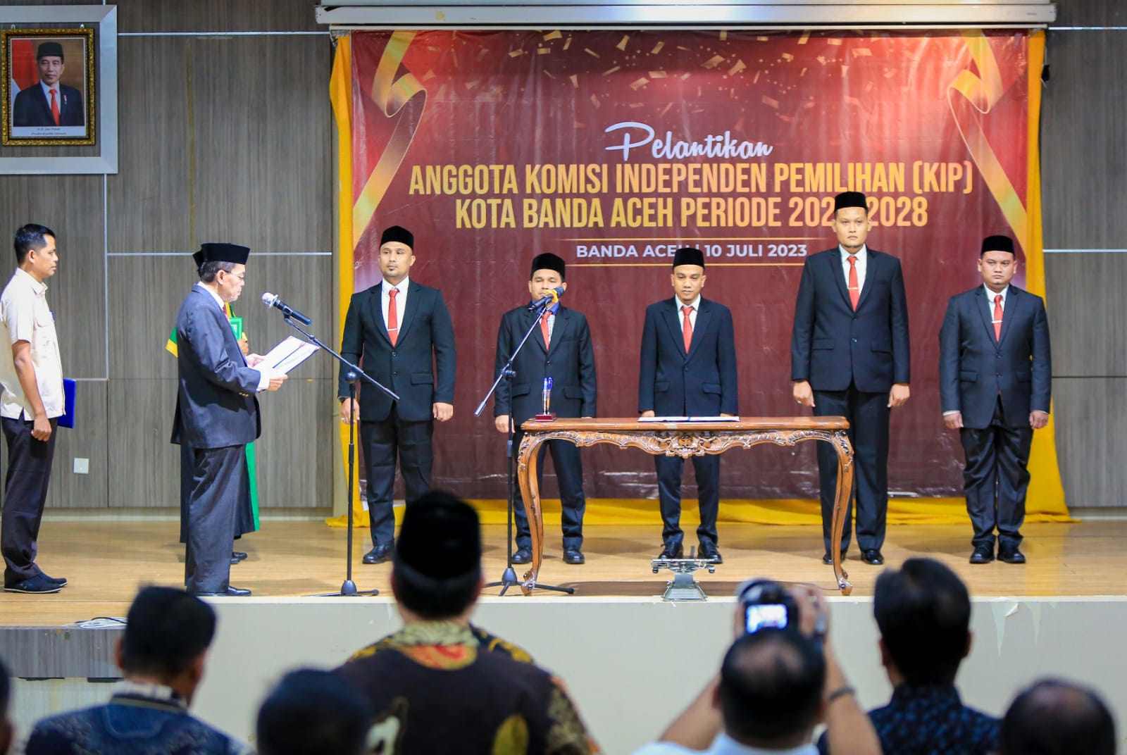 Anggota KIP Banda Aceh dilantik