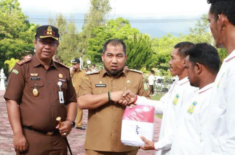 Pj Muhammad Iswanto canangkan gerakan 10 juta Bendera Merah Putih di Aceh Besar