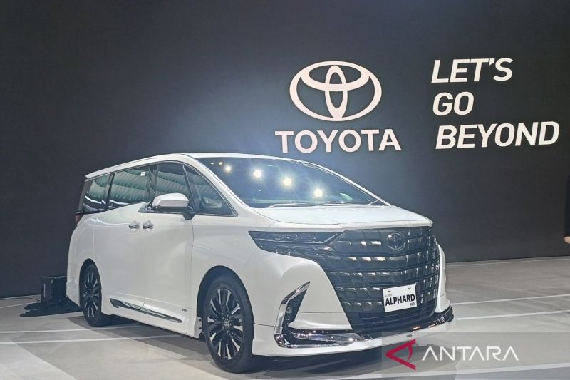 Toyota perkenalkan Aphard Hybrid seharga Rp1,6 miliar
