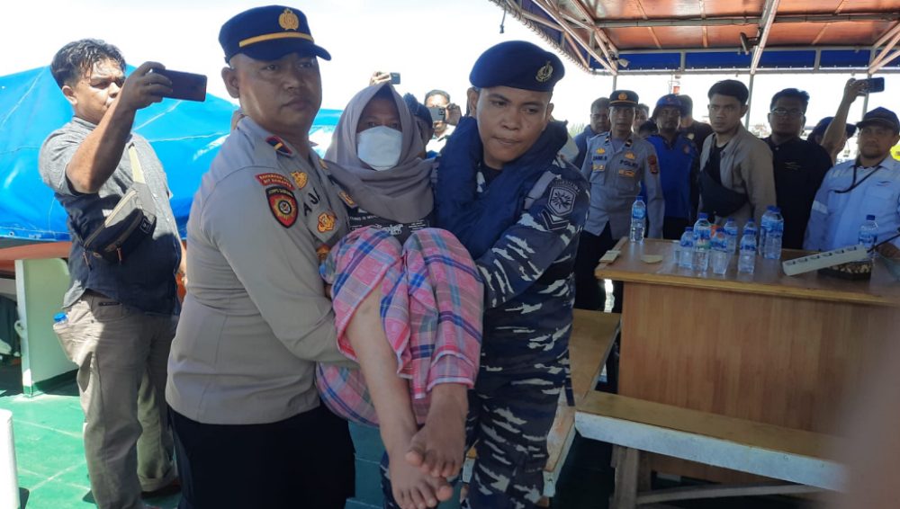 Perempuan yang terjun ke laut dari atas Kapal Aceh Hebat warga Aceh Tengah