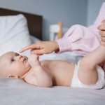 Tips hindari agar kulit bayi terhindar ruam akibat popok