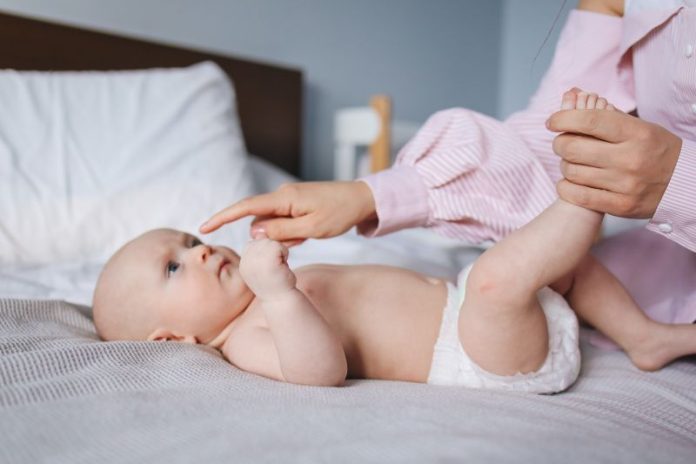 Tips hindari agar kulit bayi terhindar ruam akibat popok