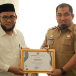 Pj Bupati Aceh Besar raih penghargaan dari Menteri Agama RI