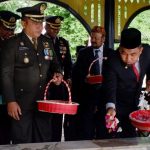 Pj Bupati Aceh Besar ziarah ke Makam Pahlawan Nasional T Nyak Arief