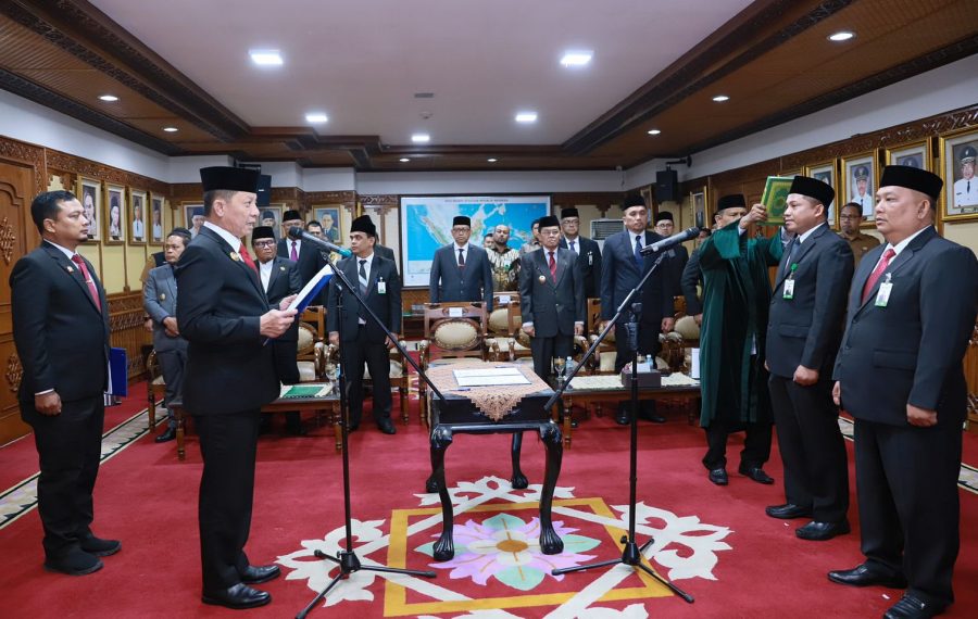 Pj Gubernur Achmad Marzuki lantik Dua Direksi PT Bank Aceh Syariah