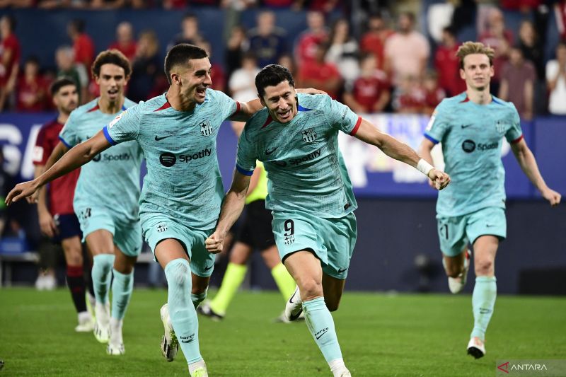 Gol Lewandowski antar kemenangan Barcelona atas Osasuna 2-1