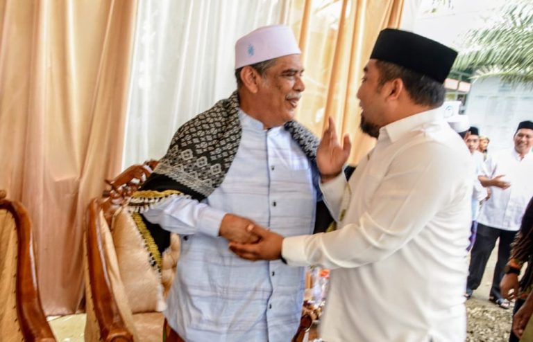 Pj Bupati Aceh Besar hadiri peringatan maulid di Dayah Ule Titi Gampong Siron