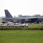 Pesawat tempur China dan Bombes B-52 Amerika nyaris tabrakan