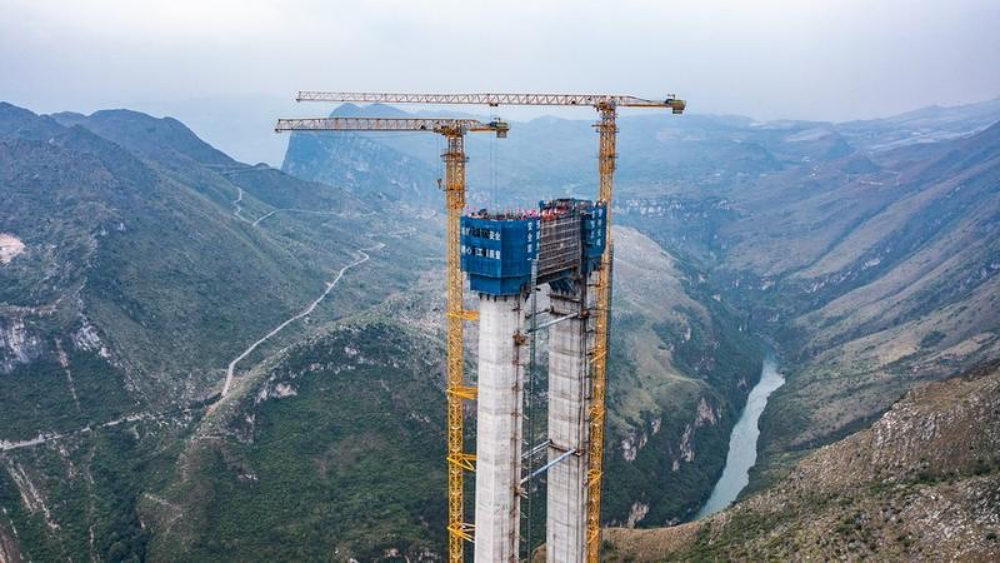 China buat jembatan tertinggi di dunia, dibangun diatas ketinggian 625 meter