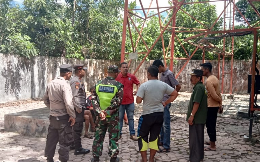 Tim gabungan TNI dan Polri berhasil evakuasi Nek Ainsyah dari atas tower Telkom setinggi 72 meter