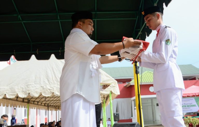 Pj Bupati Aceh Besar pimpin upacara Hari Santri Nasional 2023