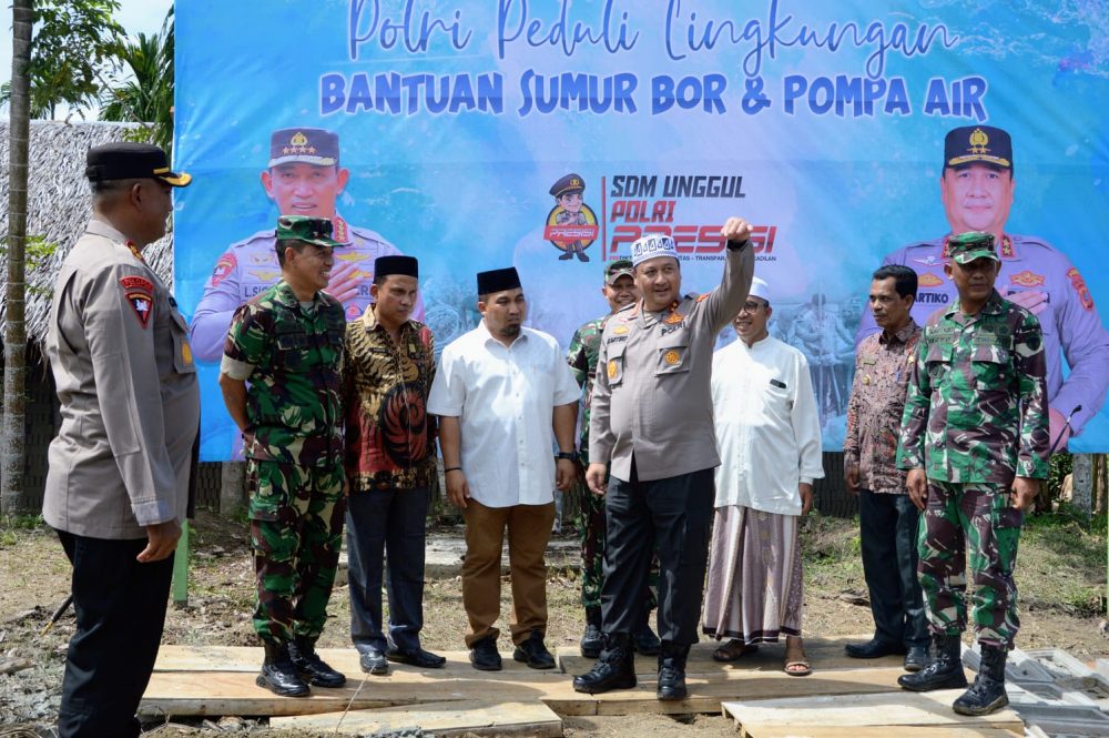 Irjen Pol Achmad Kartiko salurkan buku dan sumur bor, Pj Bupati Aceh Besar : Terimakasih Pak Kapolda