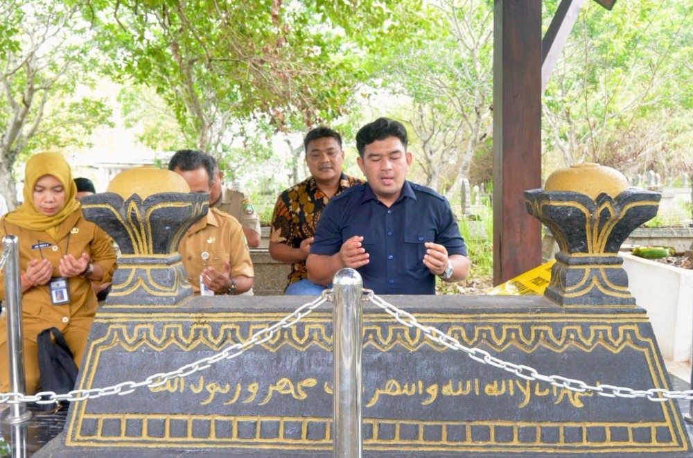 Kadisbudpar Aceh ziarah ke makam Pocut Meurah Intan di Jawa Tengah