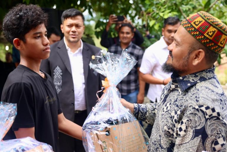 Seratusan anak yatim dapat santunan pada acara Maulid Akbar Mahkamah Syar’iyah Jantho