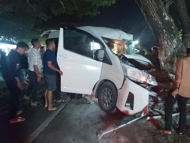 Mobi penumpang tabrak pohon di Sibreh Aceh Besar