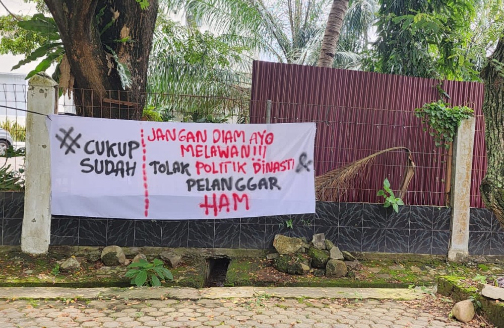 Spanduk tolak politik dinasti terpampang di Kampus USK Banda Aceh