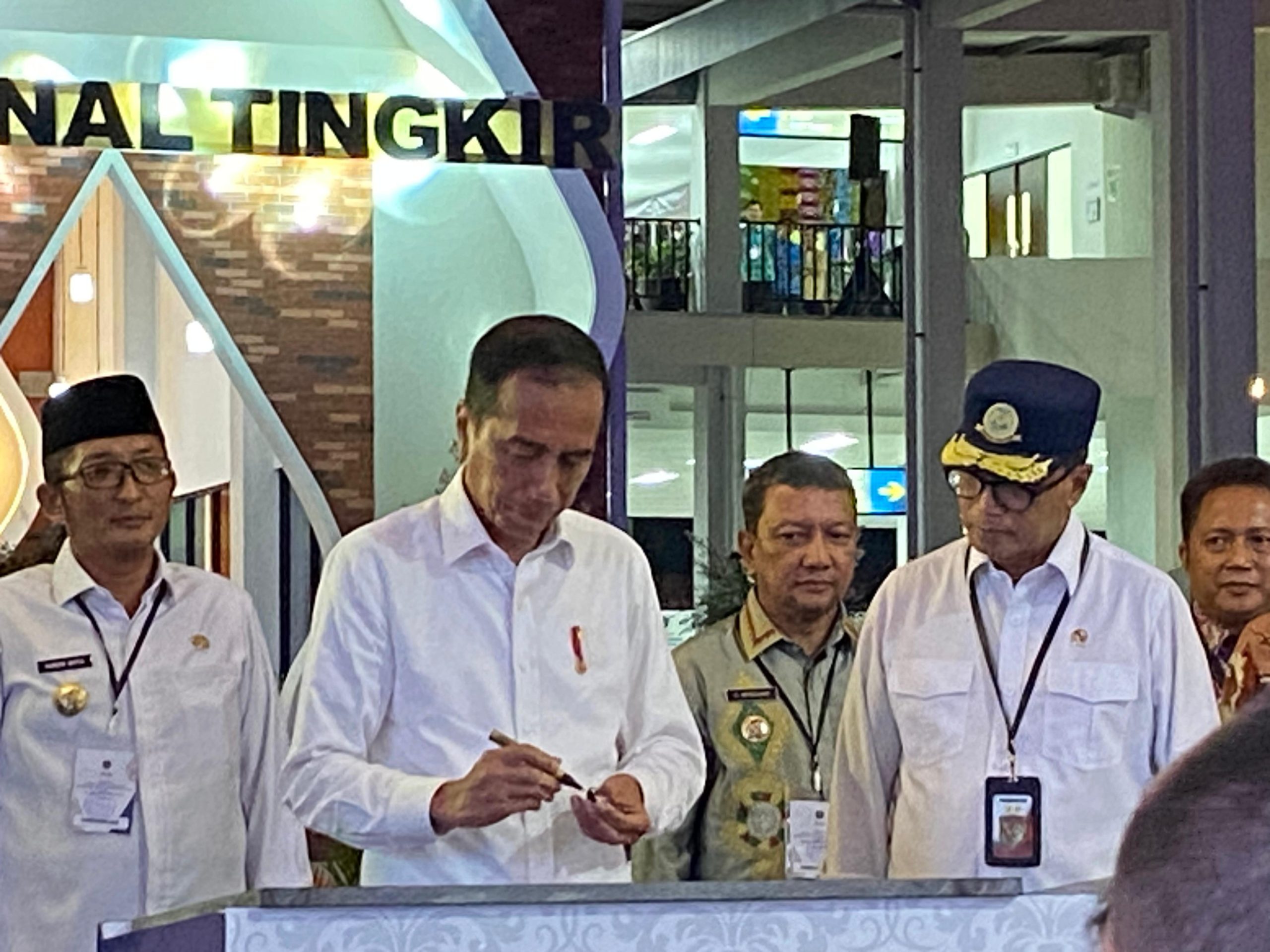 Jokowi resmikan Terminal Tipe A Paya Ilang Aceh Tengah