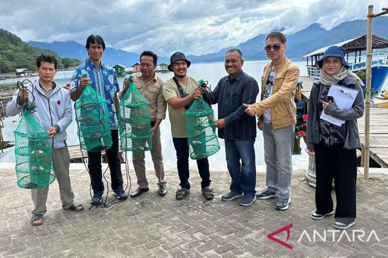 Aceh Tengah uji coba pengembangan kerang mutiara di Danau Lut Tawar