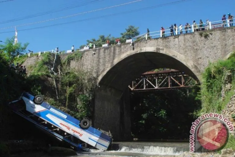 31 orang tewas di Mali akibat bus masuk jurang