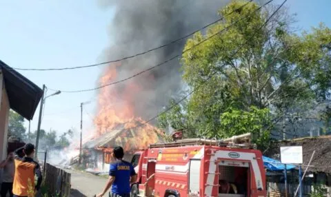 Kompleks rumah Polri di Aceh Besar terbakar