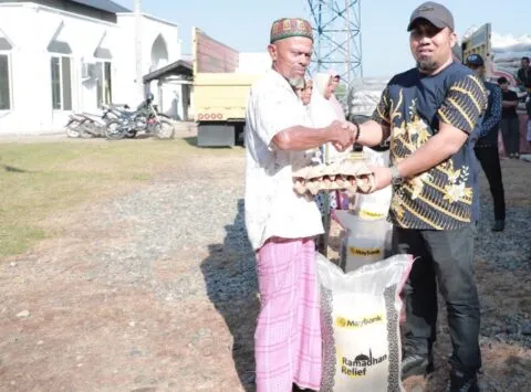 Maybank dan Islamic Relief bagi 430 paket ramadhan, Pj Bupati Aceh Besar : terima kasih sudah berbagi