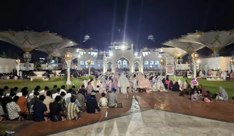 Ribuan warga padati Masjid Raya Baiturrahman Banda Aceh tarawih hari pertama ramadhan