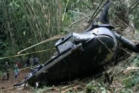 Dua helikopter AL Jepang jatuh saat latihan, satu tewas dan tujuh lainnya hilang