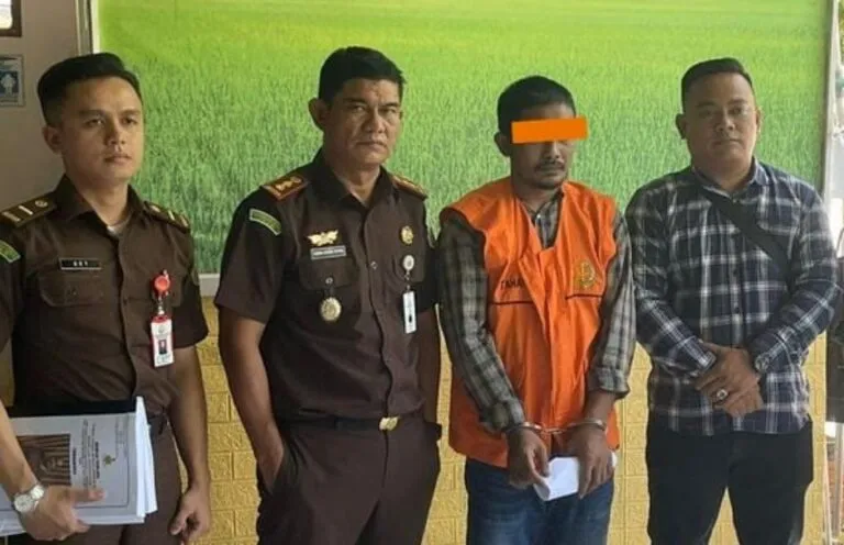 Munazar, pelaku pembunuh istri di Pidie diserahkan ke jaksa