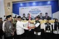 Kloter pertama jemaah haji asal Aceh terbang ke Arab Saudi, dilepas oleh Pj Gubernur Bustami Hamzah