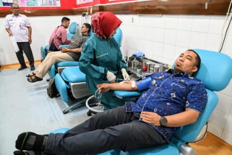 Peringati HUT ke-40 Kota Jantho, Pj Bupati Aceh Besar donor darah